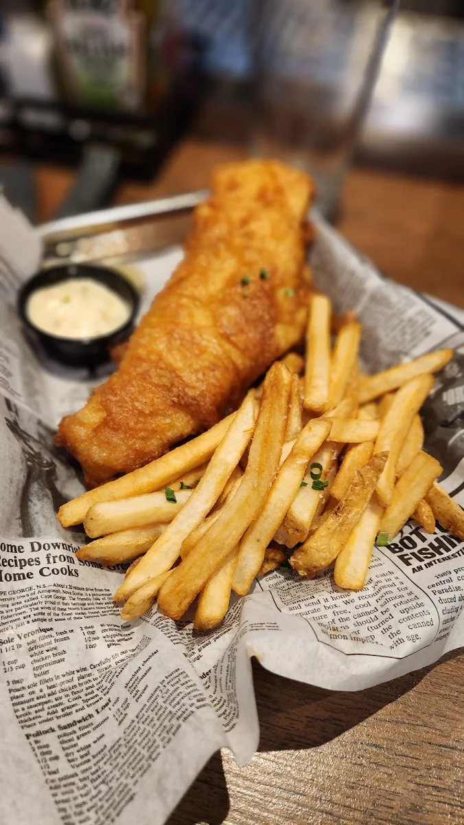 Sea Salted Fries With, Casual Pickering
