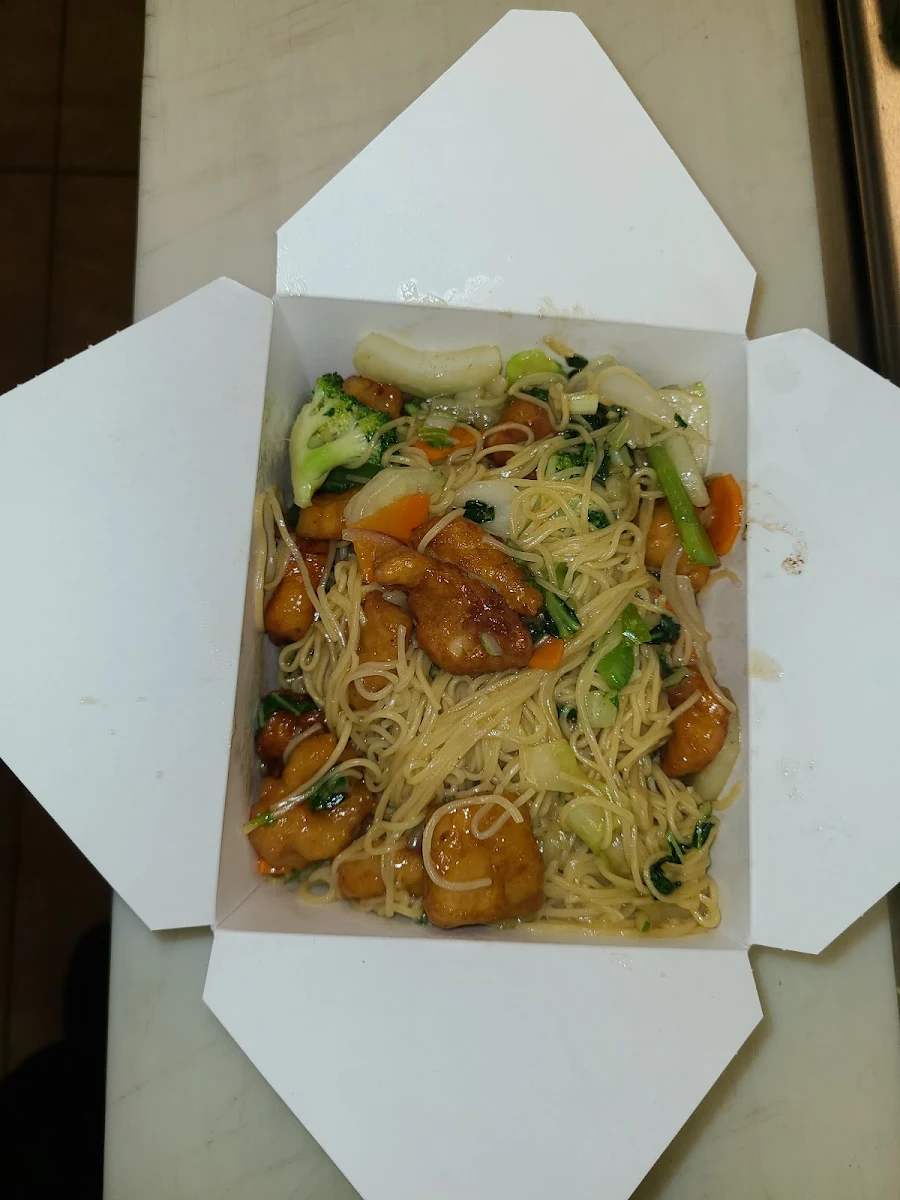 Crispy Chicken with Veggies, Wok Box - Beaumont