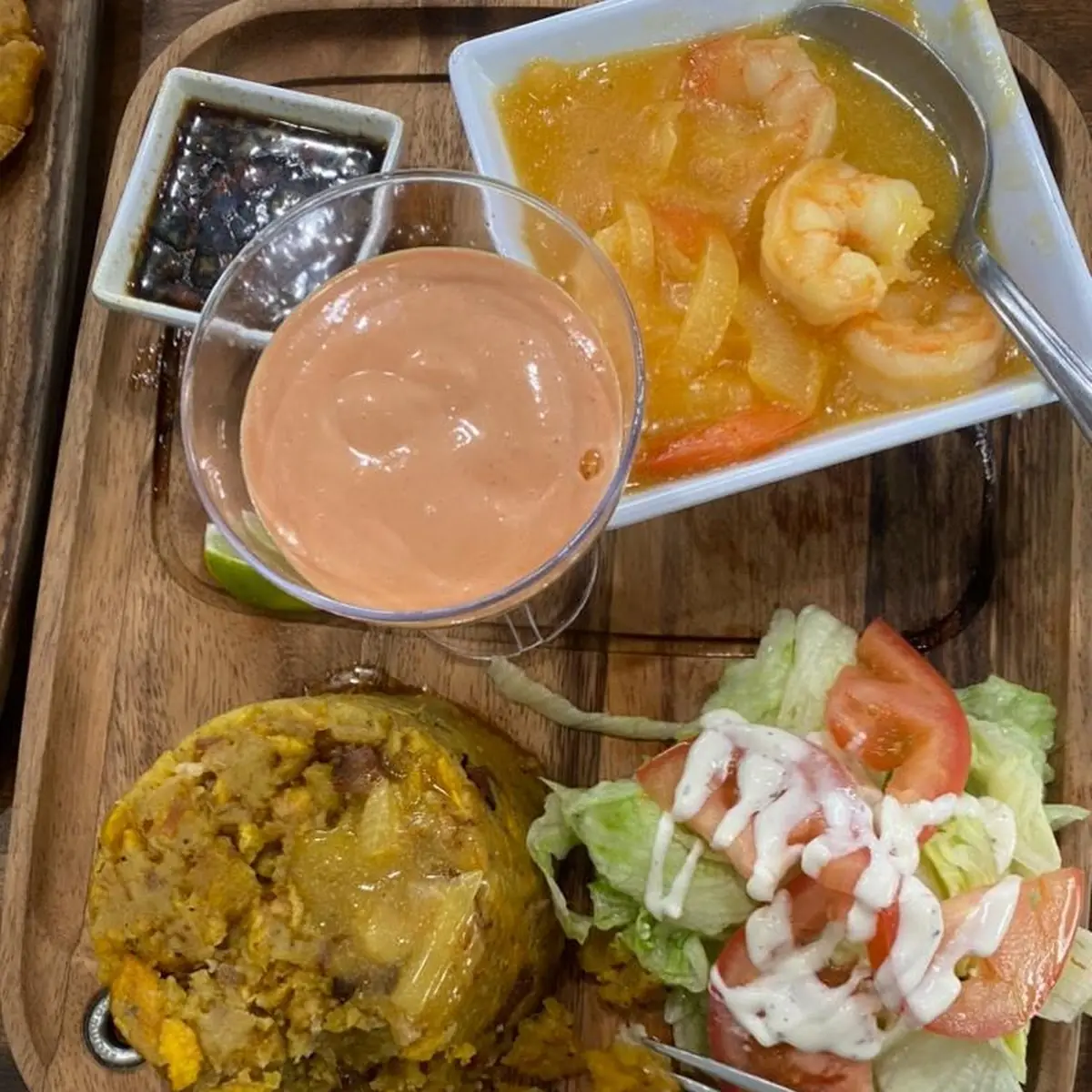 Mofongo Con Camarones En Salsa Ninja