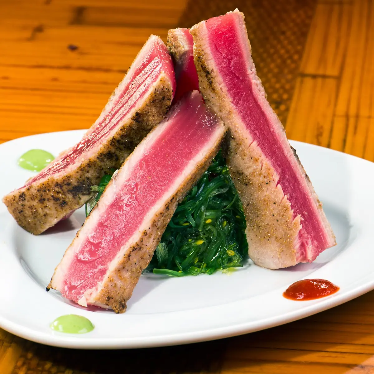 Seared Tuna & Seaweed Salad