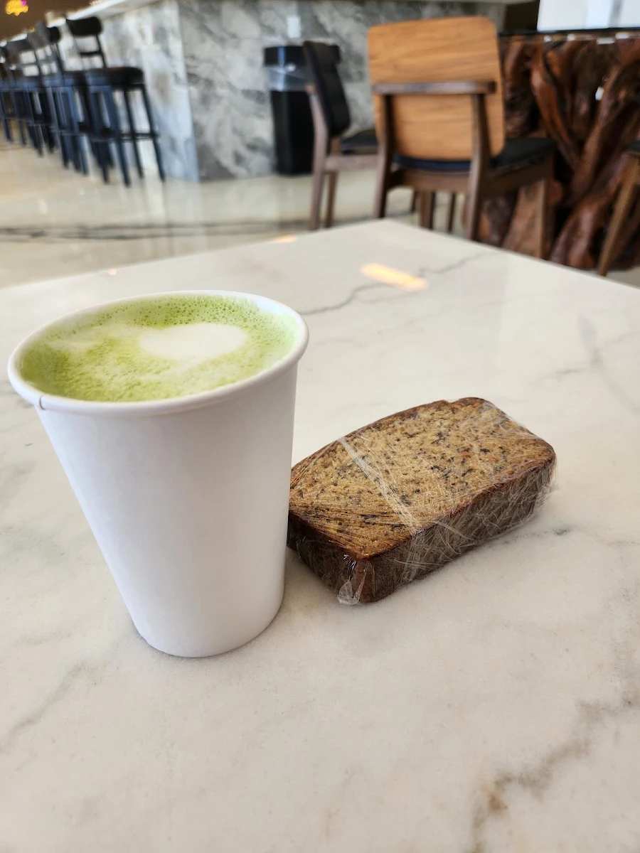 Matcha Latte & Banana Bread