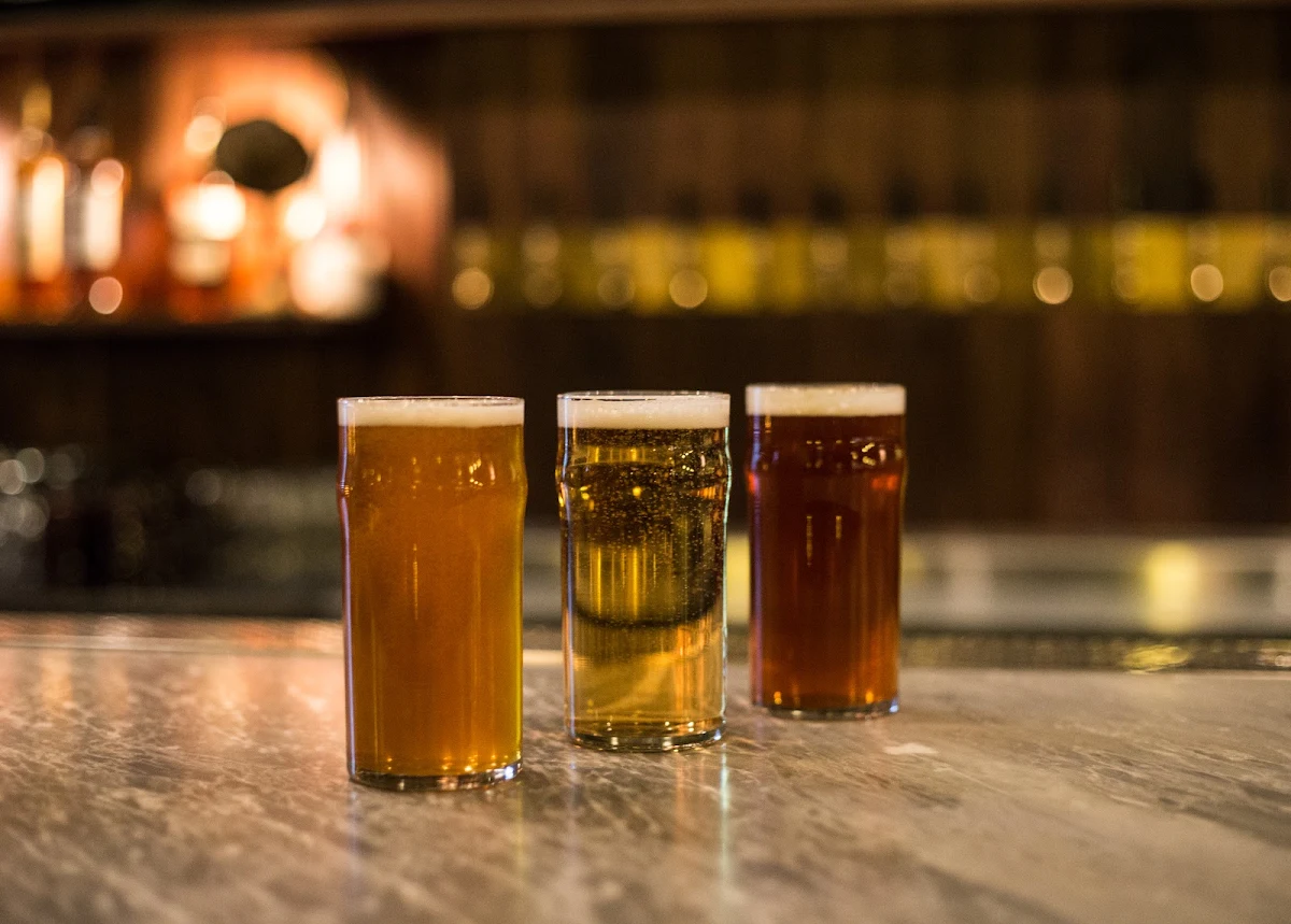 Highlights, Léo's Taproom