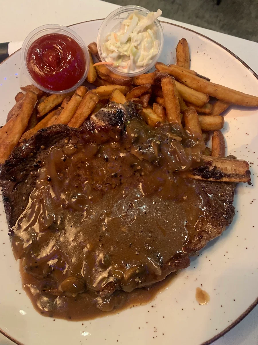 Steak Frite, Léo's Taproom