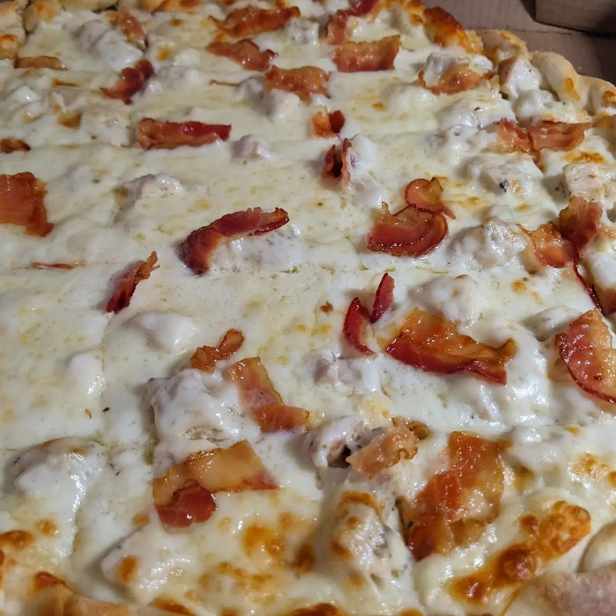 Chicken Alfredo Bacon Pizza