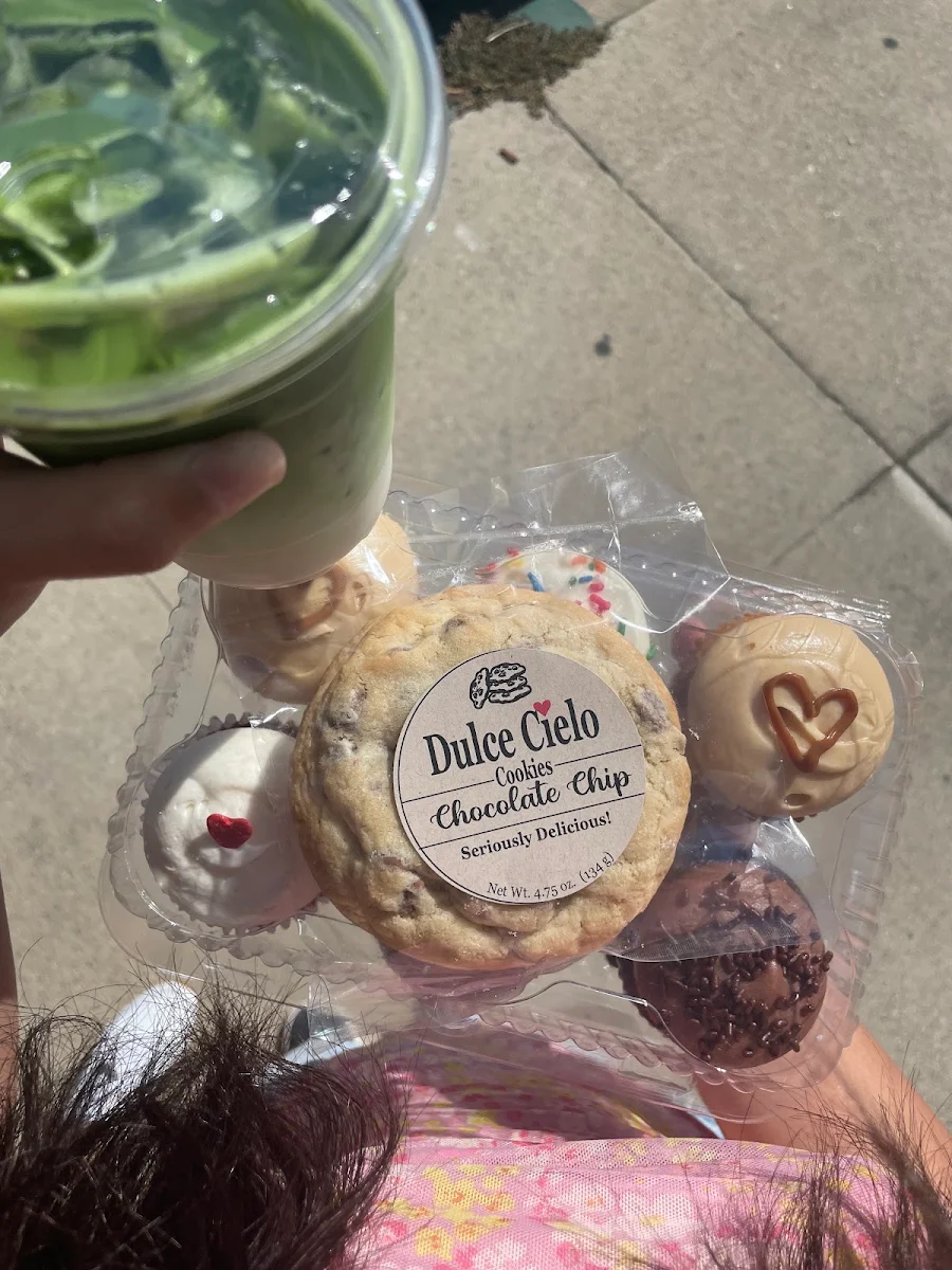 Chocolate Chip Cookie
