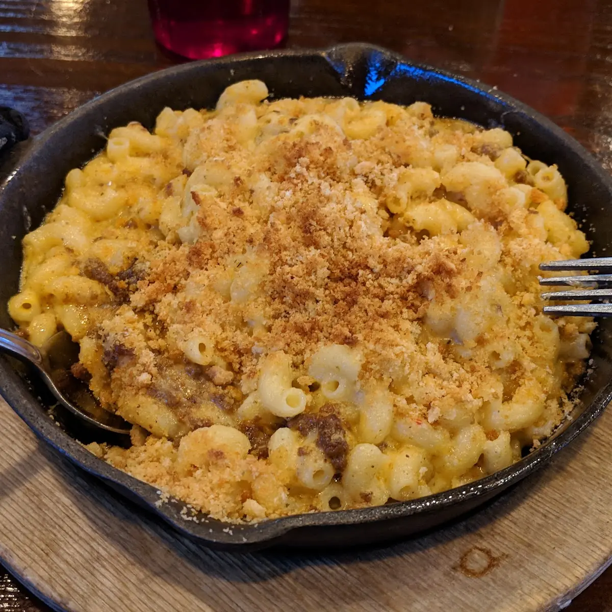 Sizzling Mac Cheese Skillet