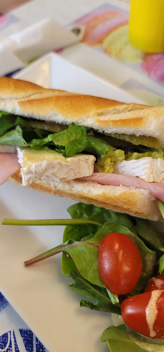 Pate Cornichons Sandwich