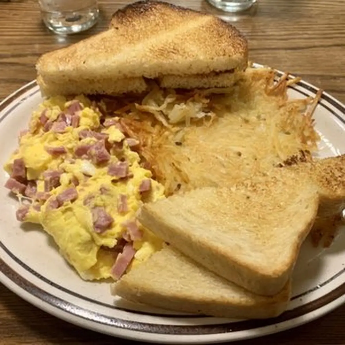 Cafe Scramble with Hash Browns