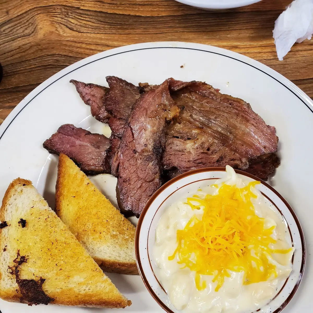 Brisket with Mac N Cheese