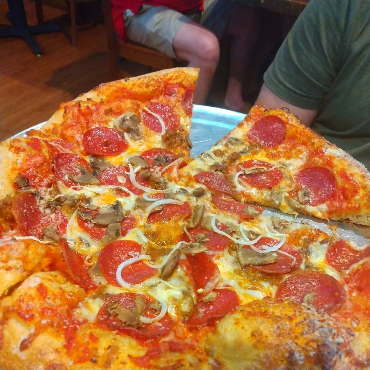 Large Pepperoni Pizza
