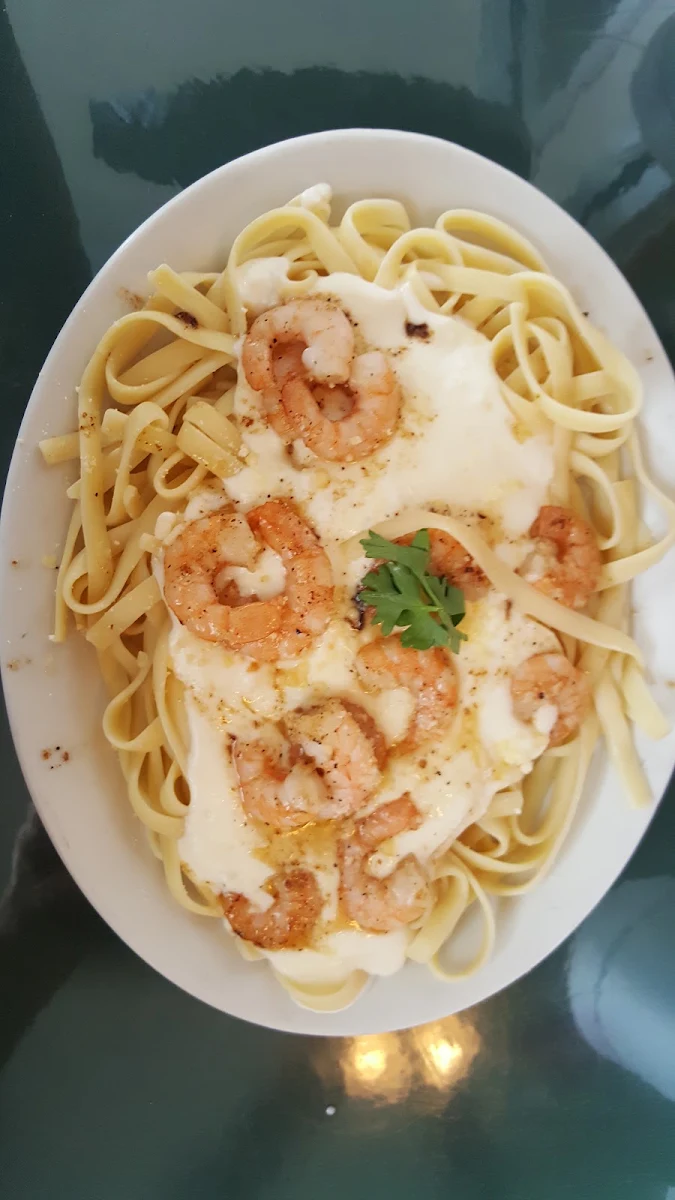 Fettuccine Shrimp Alfredo