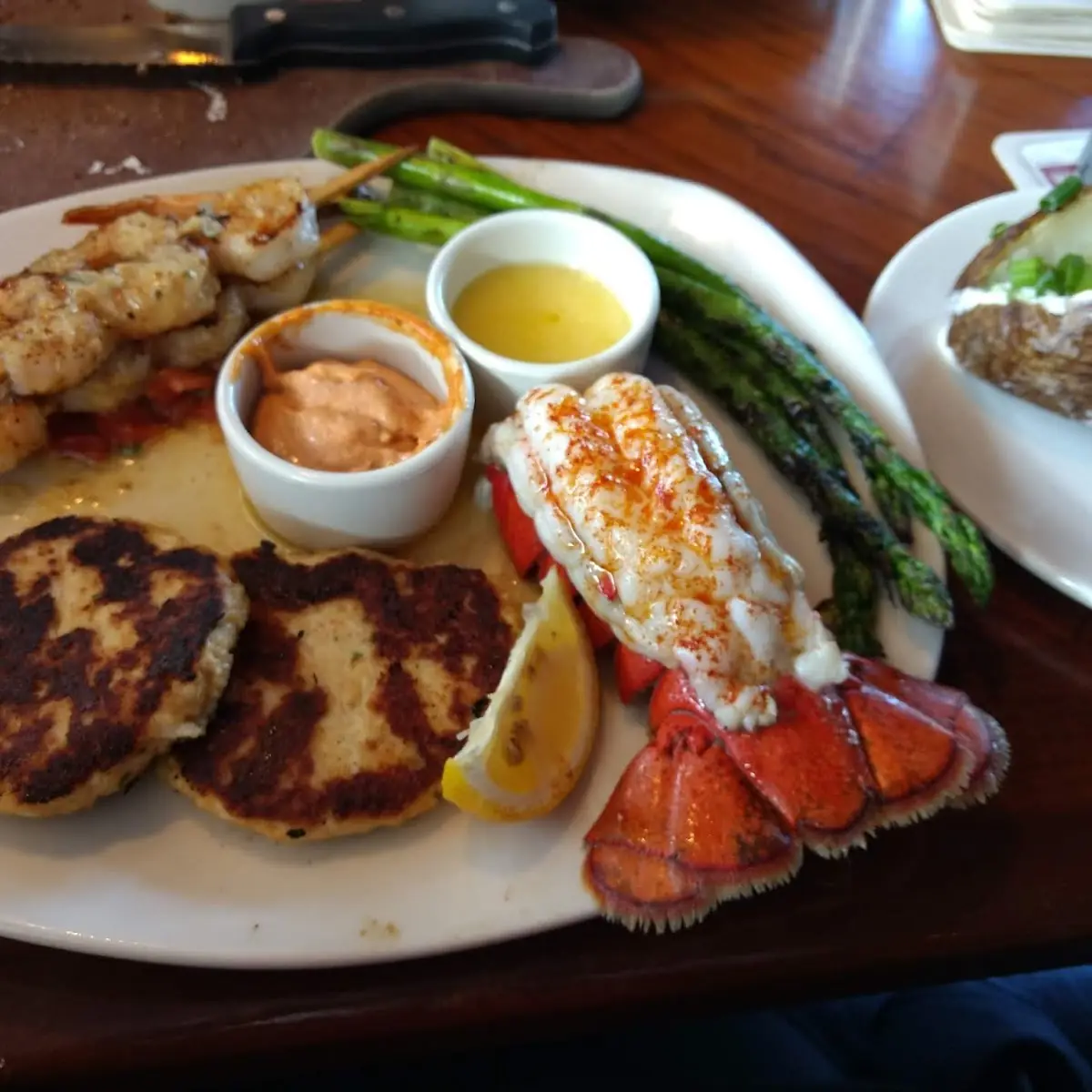 6oz Victoria's Filet Mignon & Lobster
