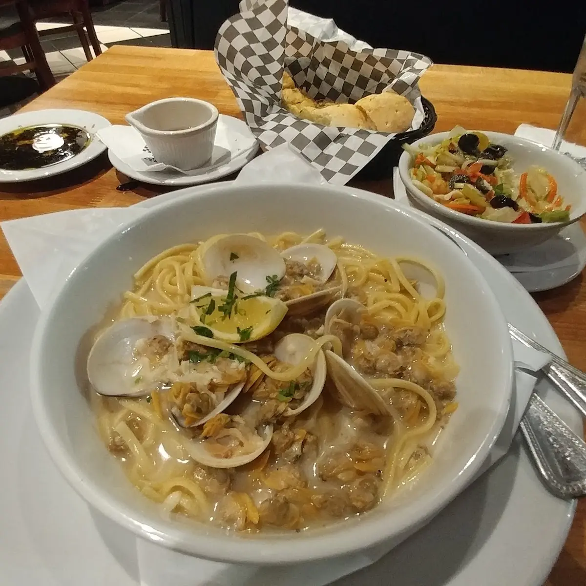 Spaghetti with White Clam Sauce