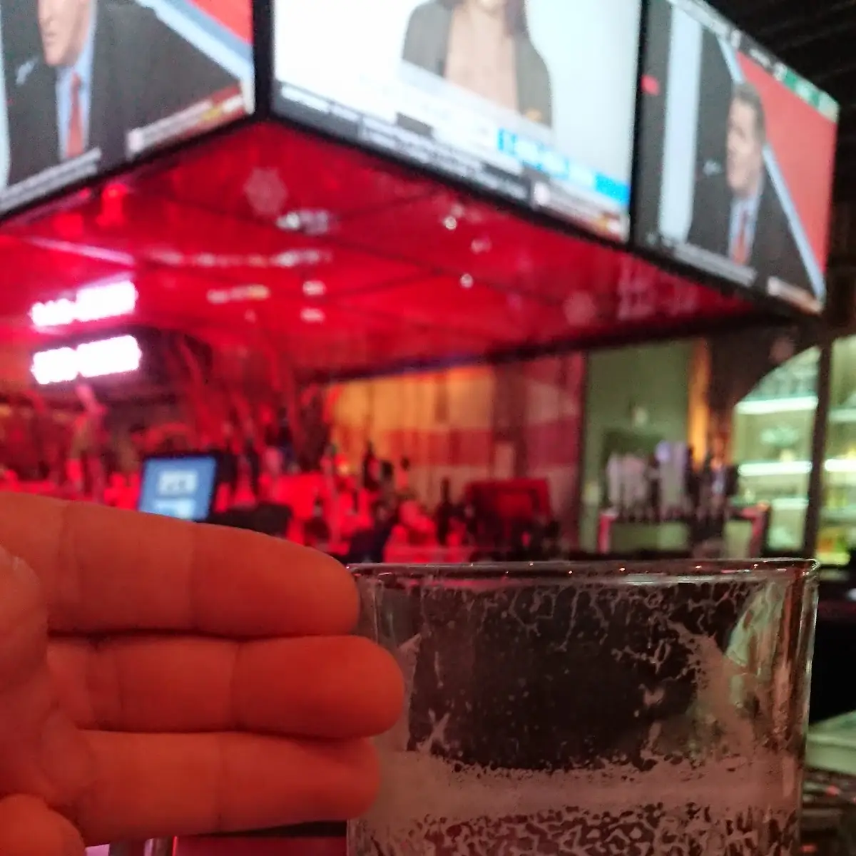 How They Pour Beers