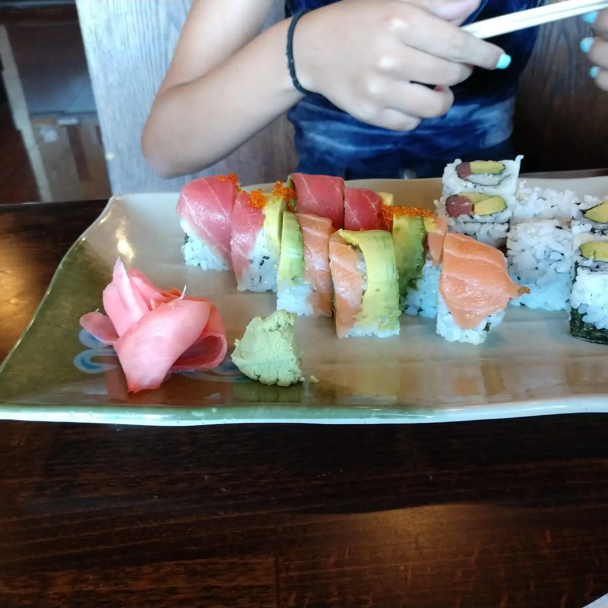 Dluxe Rainbow Roll 8pcs