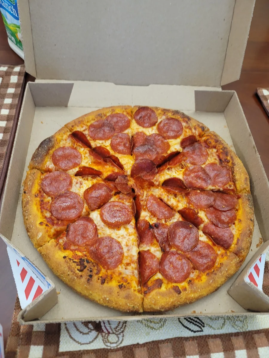 Medium Pepperoni Pizza Hand Tossed