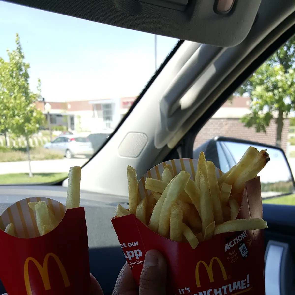 20 Mcnuggets & 2 Medium Fries