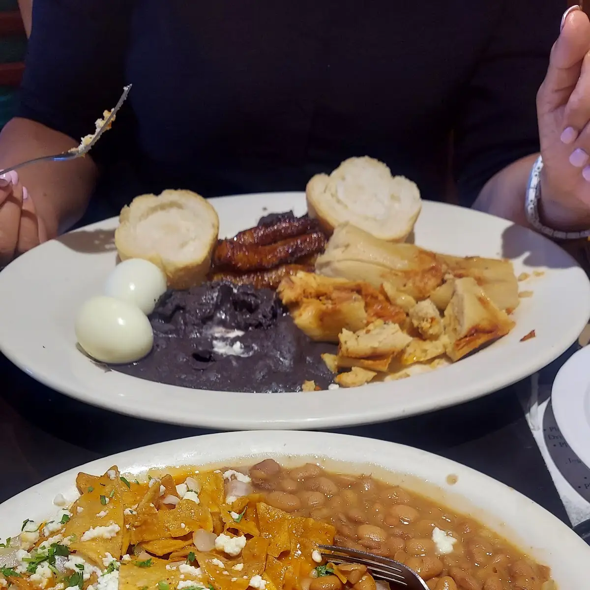 Chilaquiles Rojos