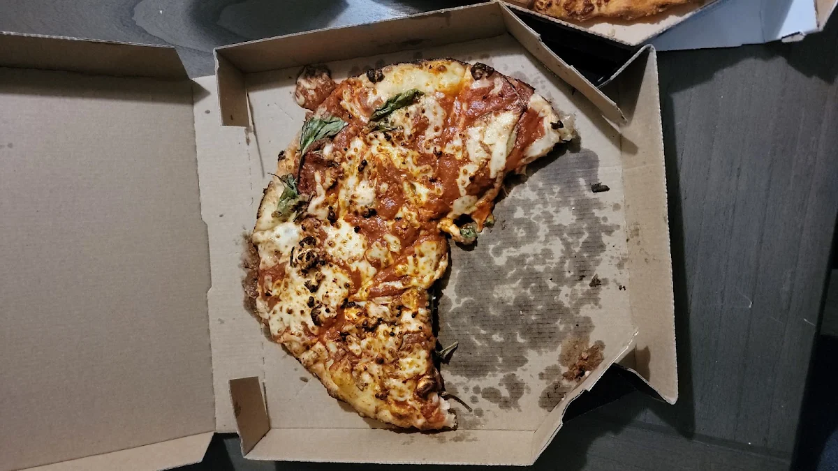 Spinach and Mushroom Pizza