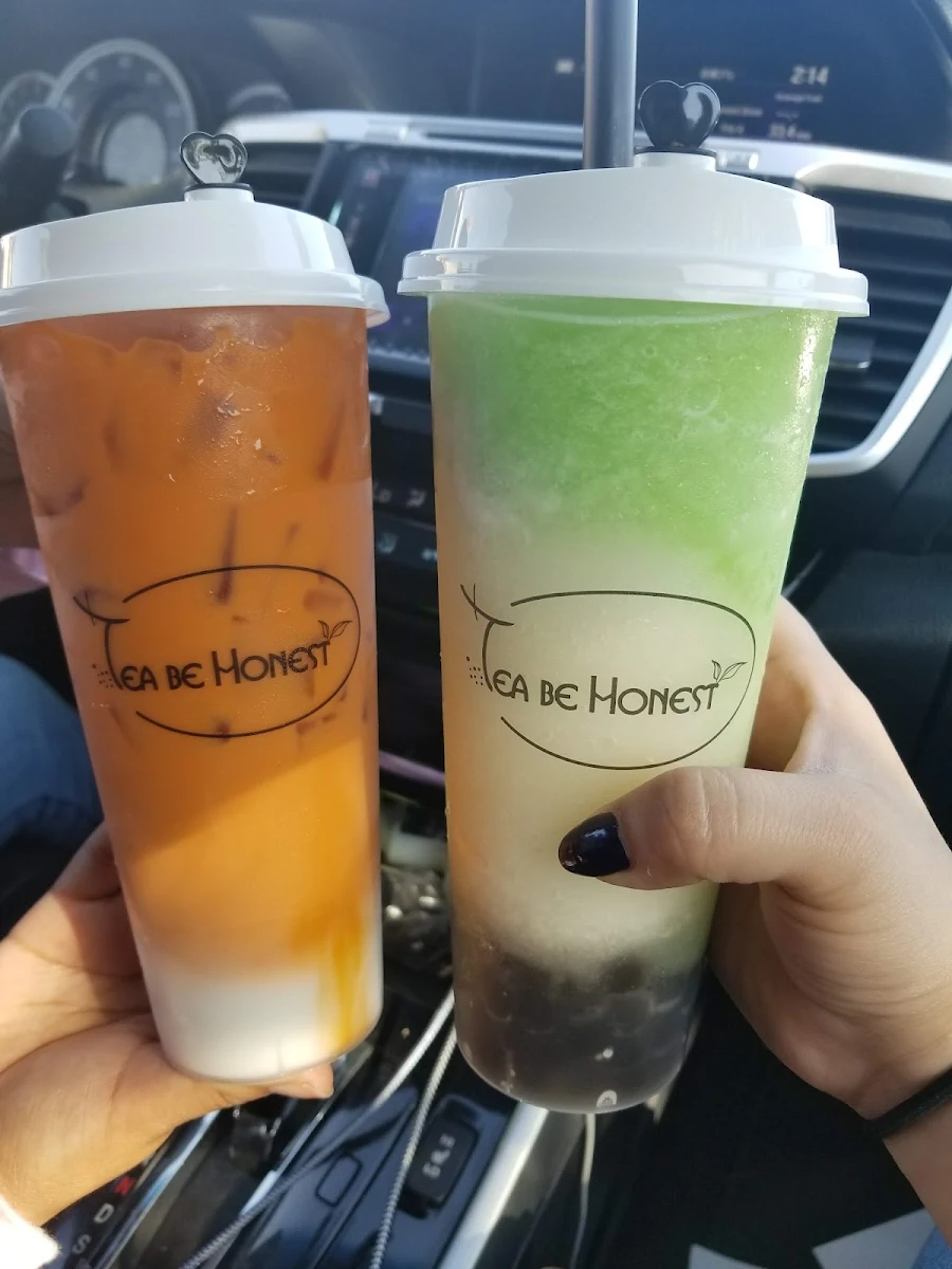 Thai Tea and Honeydew Lychee Tea Smoothie