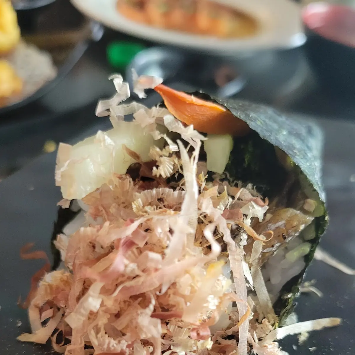Salmon Hand Roll