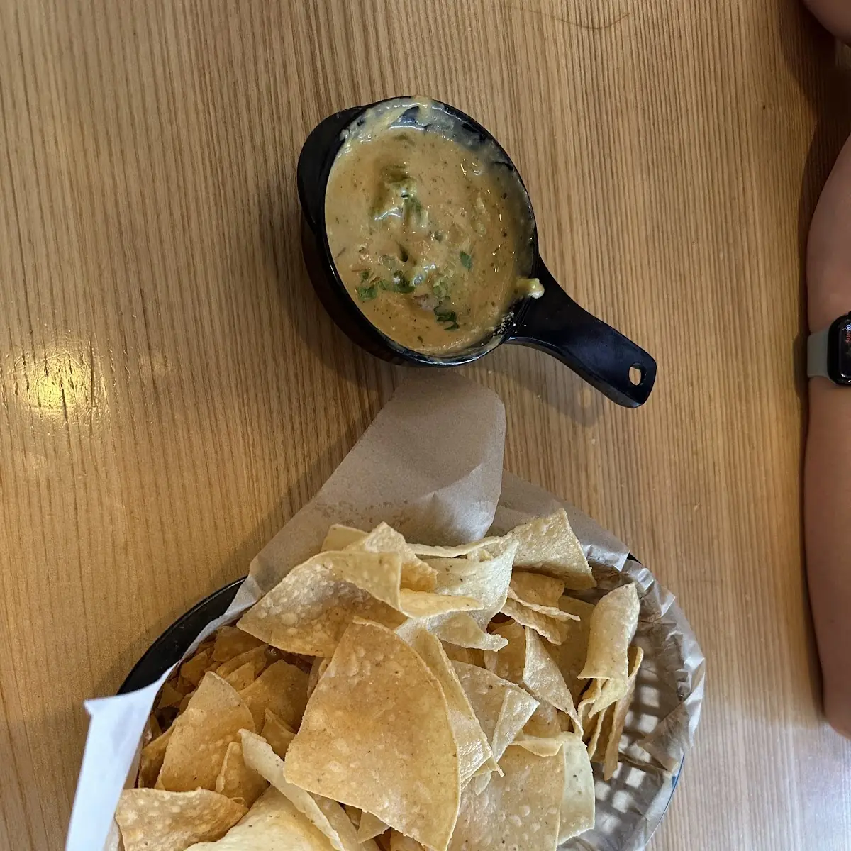 Salsa & Chips Cal