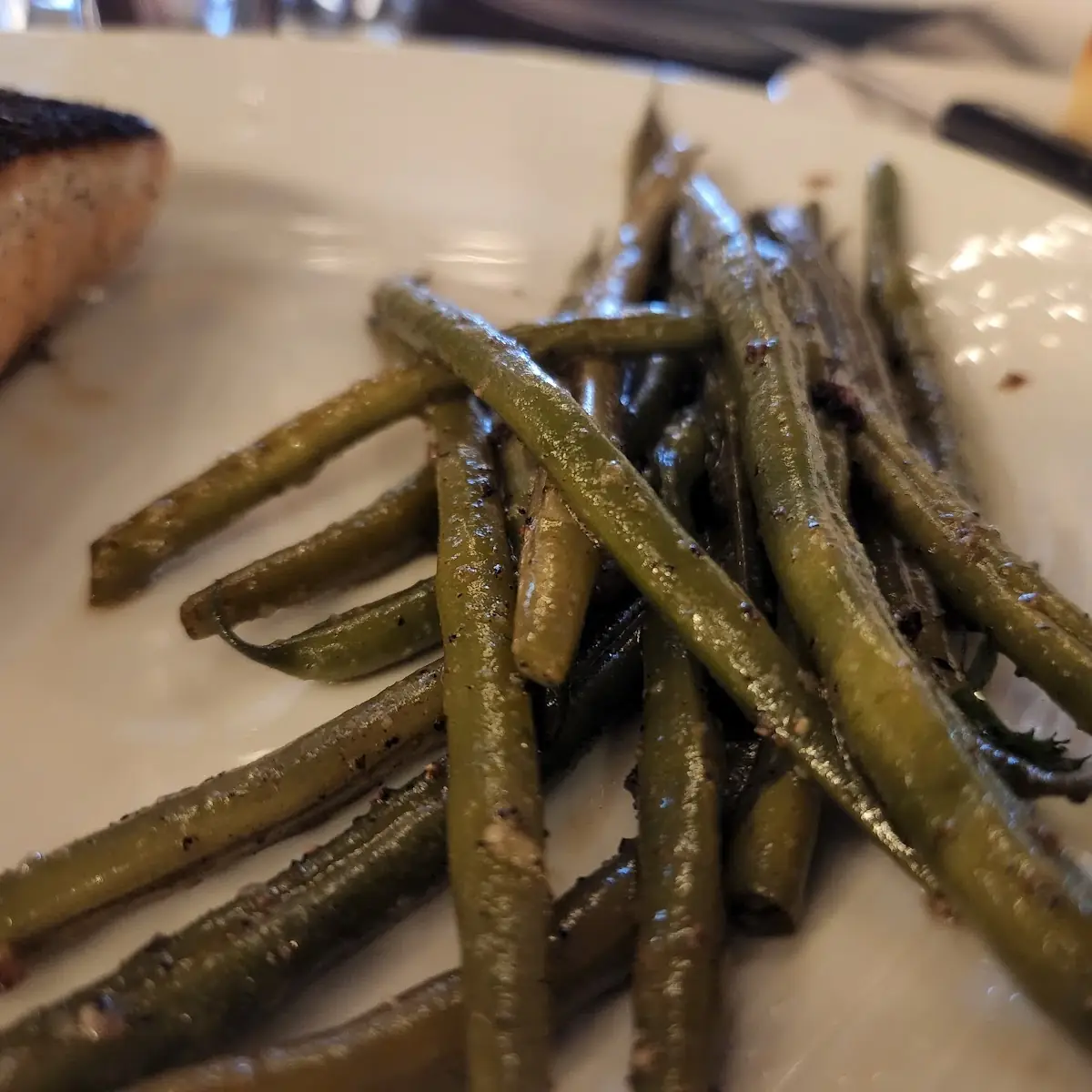 Blackened Salmon and Green Beans