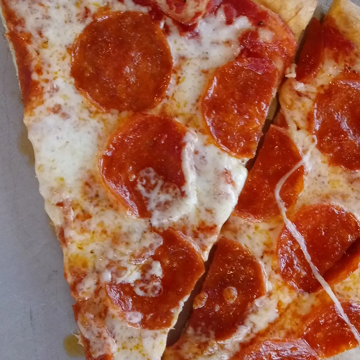 Large Pepperoni Pizza
