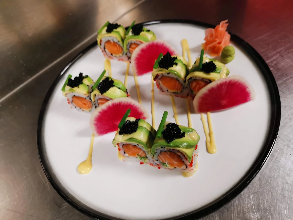 Avocado and Quinoa Crunch Roll, Lavelle