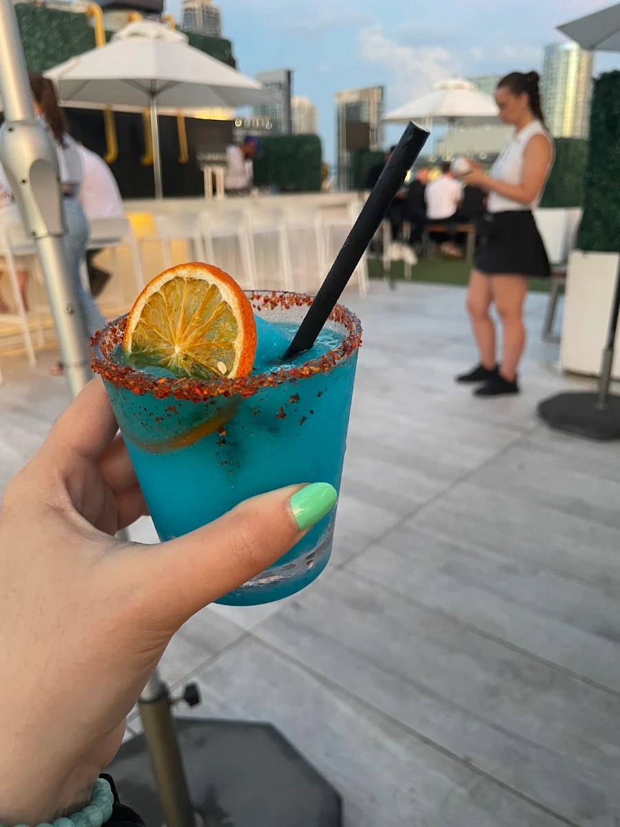 Blue Island Margarita, Lavelle