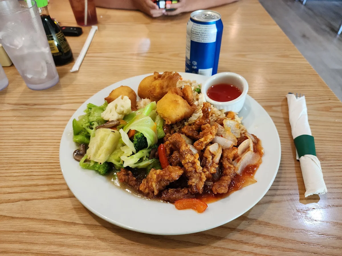 Highlights, Lucky 15 Restaurant