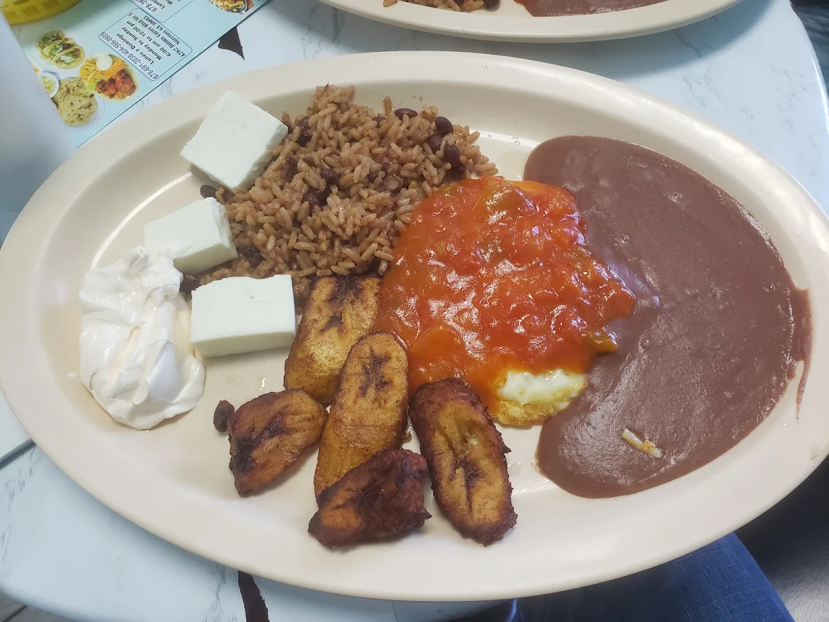 Plato Tipico Salvadoreño