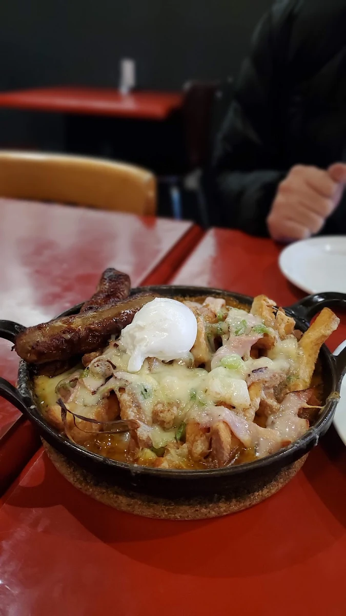 Poutine Breakfast, Linh Café