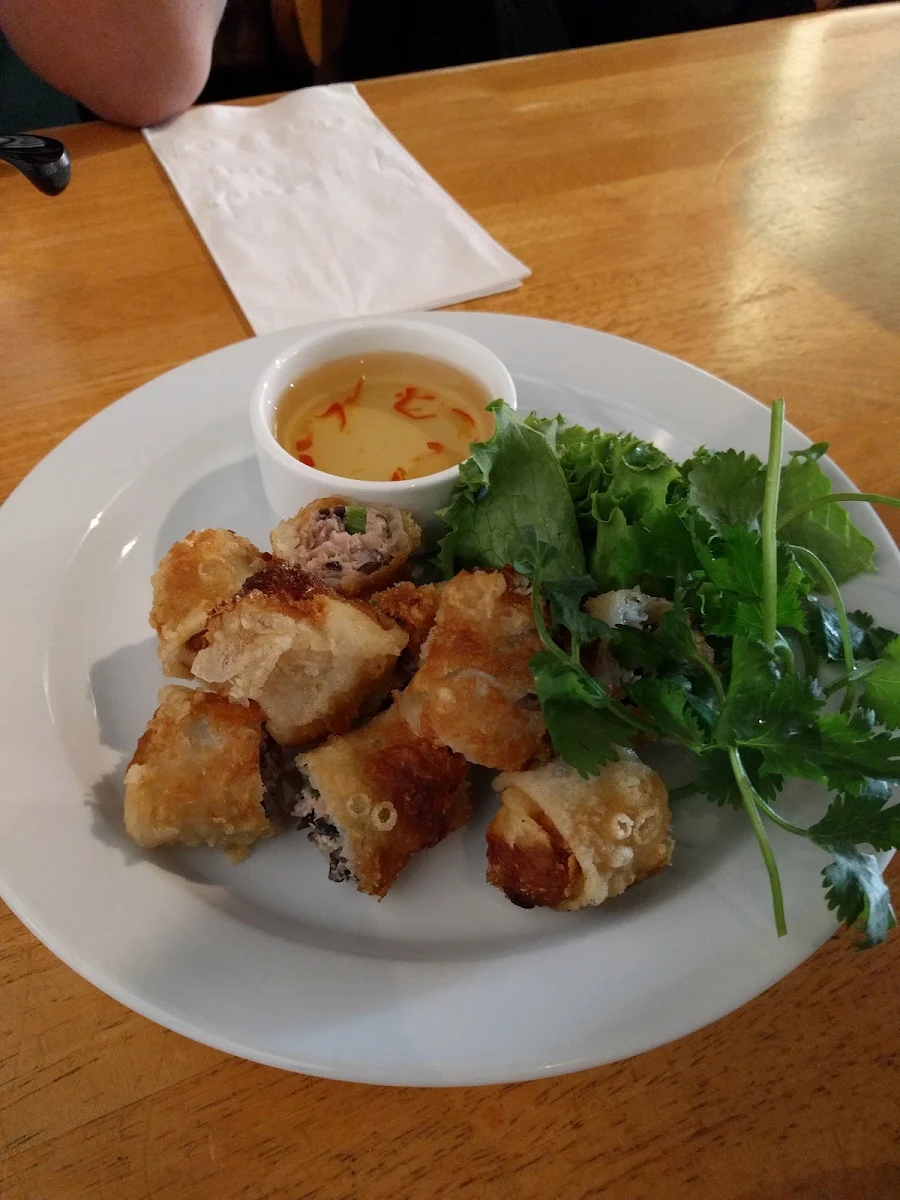 Spring Rolls, Linh Café