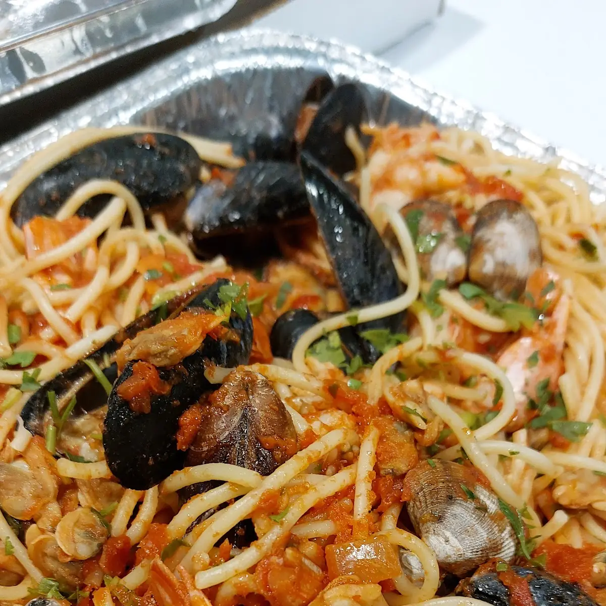 Spaghetti Vongole in a Catering Tray