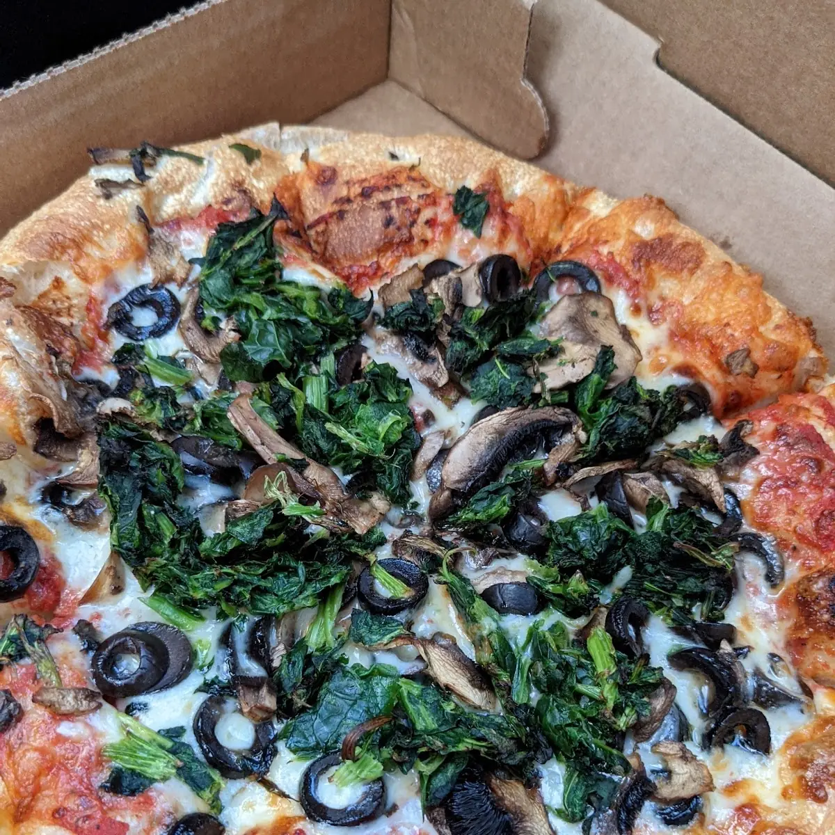 Spinach Black Olive Mushrooms Pizza Small