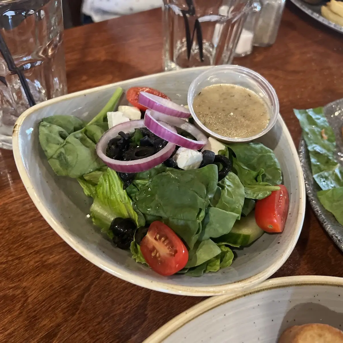 Greek Salad, Le Grand Saut