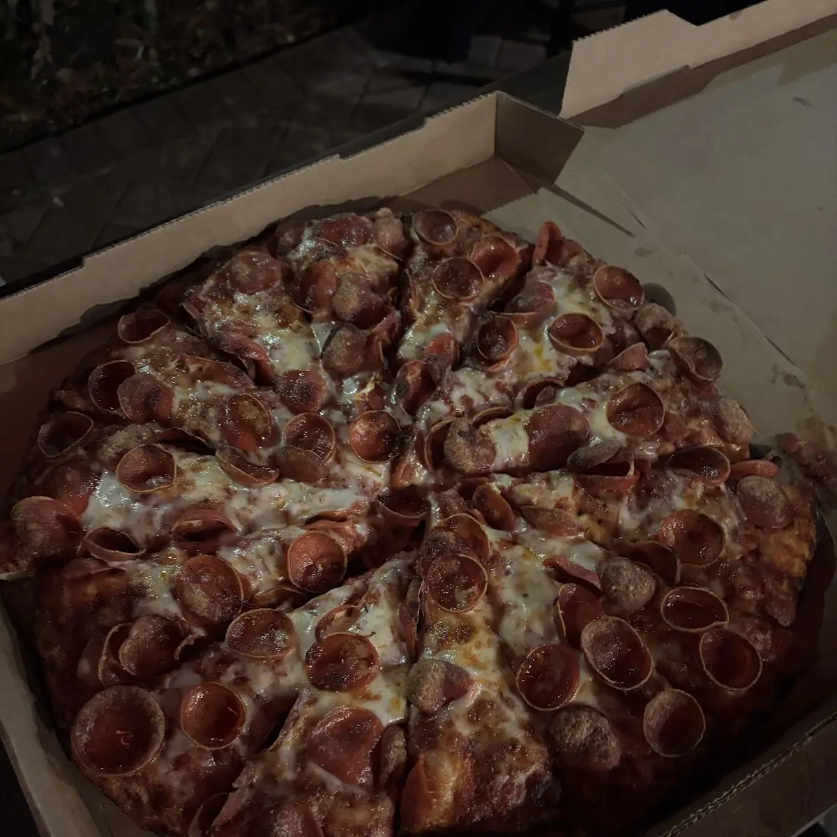 Large Pepperoni Pizza