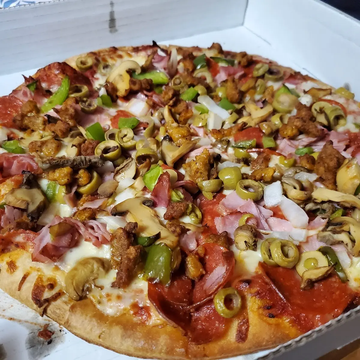 Cavonis Supreme Pizza
