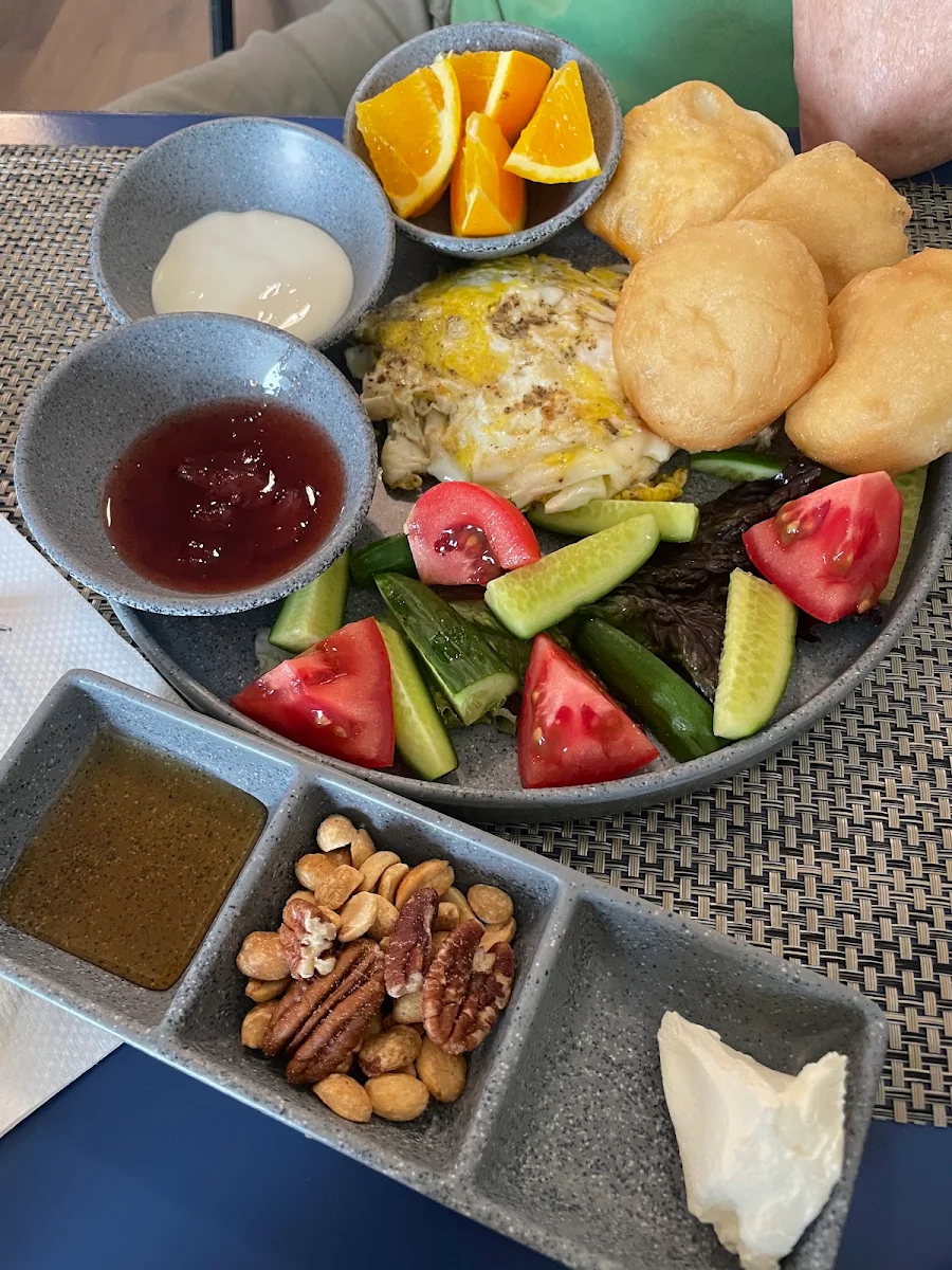 Sesame Bagel Breakfast Platter