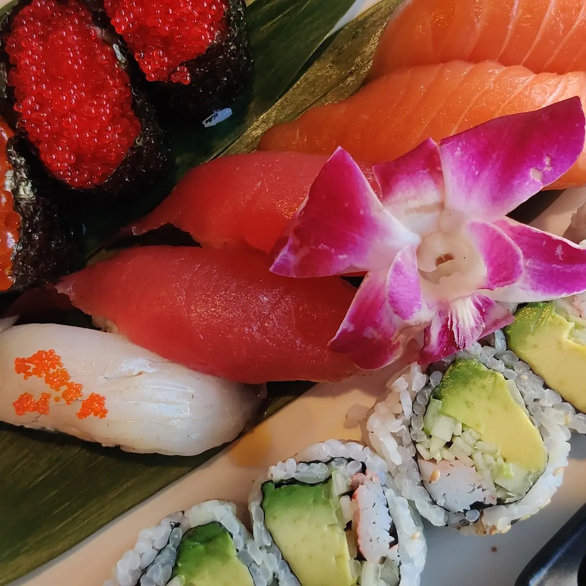 Saku Rainbow Roll