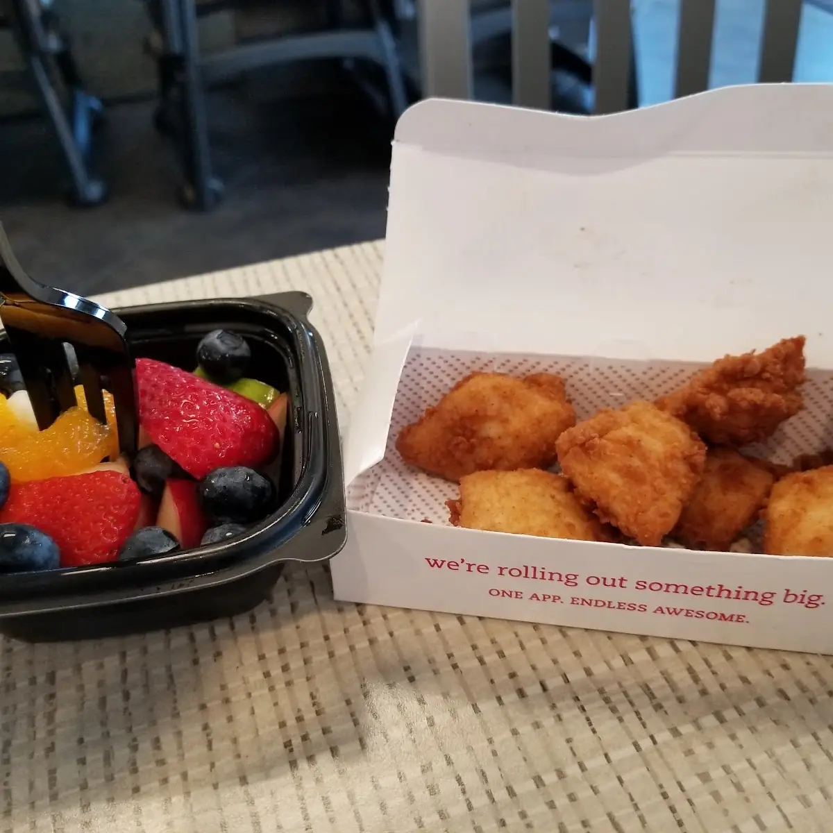 Breaded Chicken Nuggets with Fresh Fruit