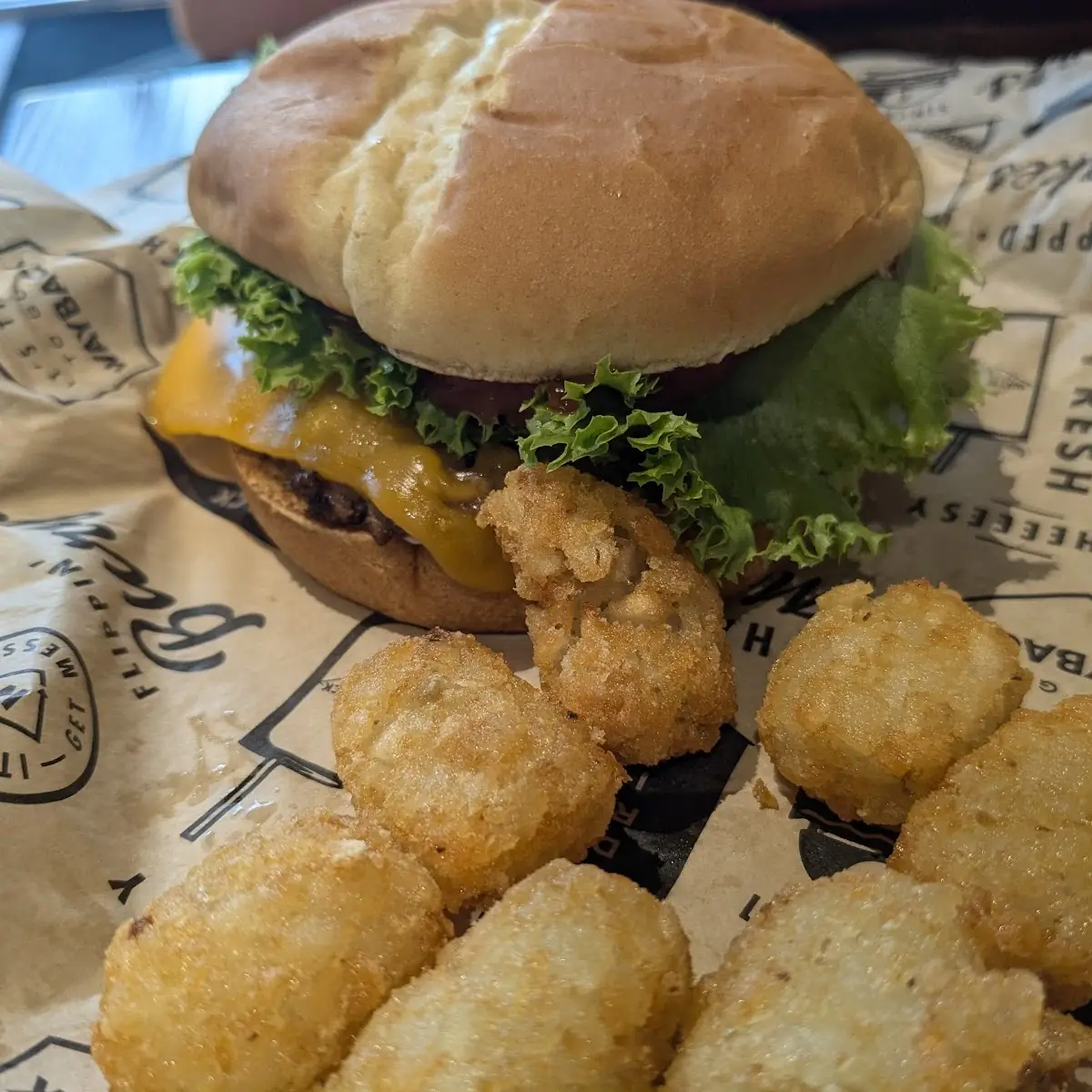 Hamburger Single w Cheddar Cheese