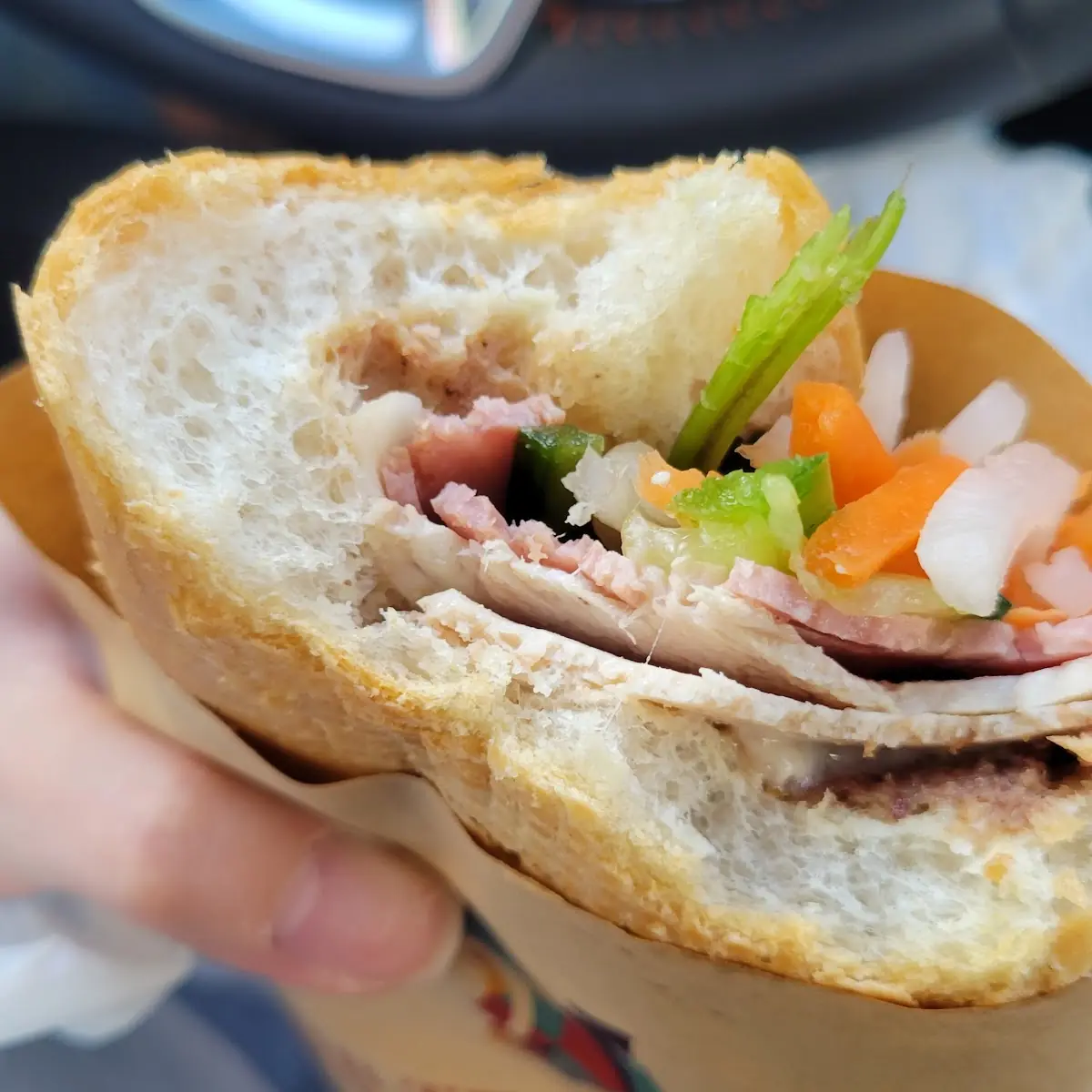 Banh MI Gio Thu
