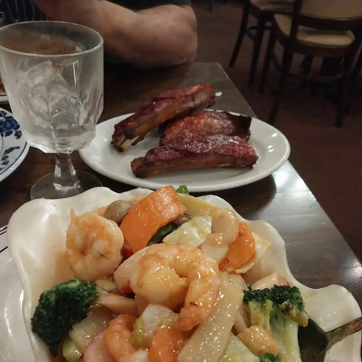 Shrimp & Scallops with Vegetables in Brown Sauce