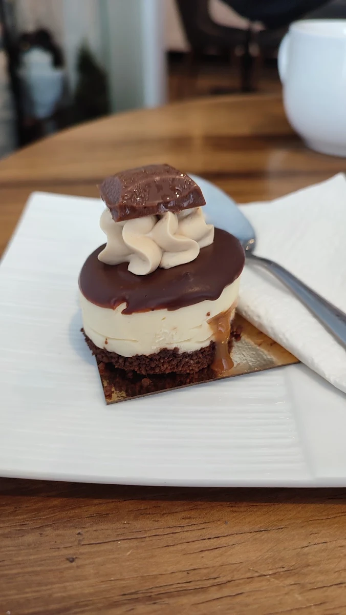 6 Assorted Mini Cheesecakes