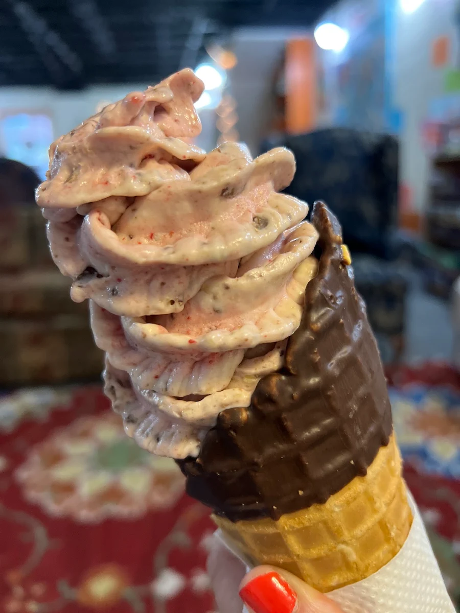 Vanilla Ice Cream with Blackberry