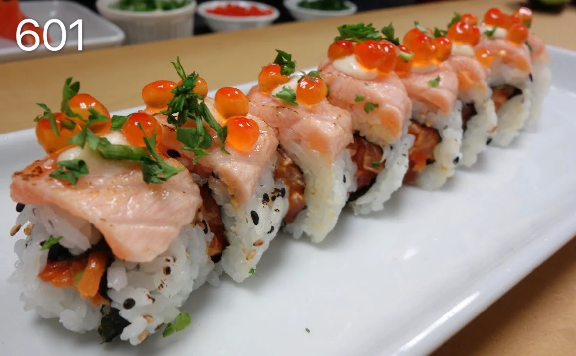 Torch Salmon Roll, Hug Sushi Richmond Hill (Sushi Takeout)