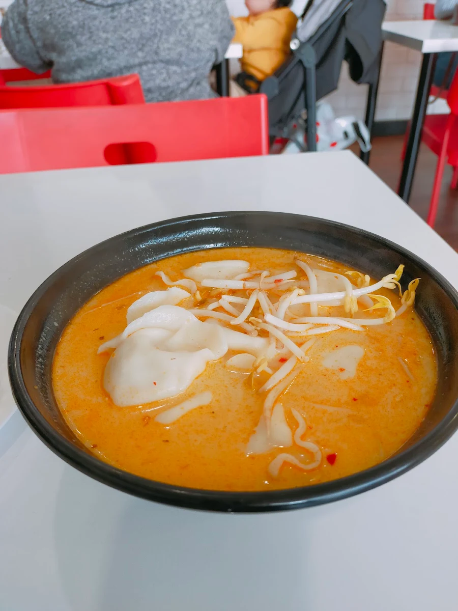 Laksa with Chicken and Prawn Dumplings, Dumpling Go Go