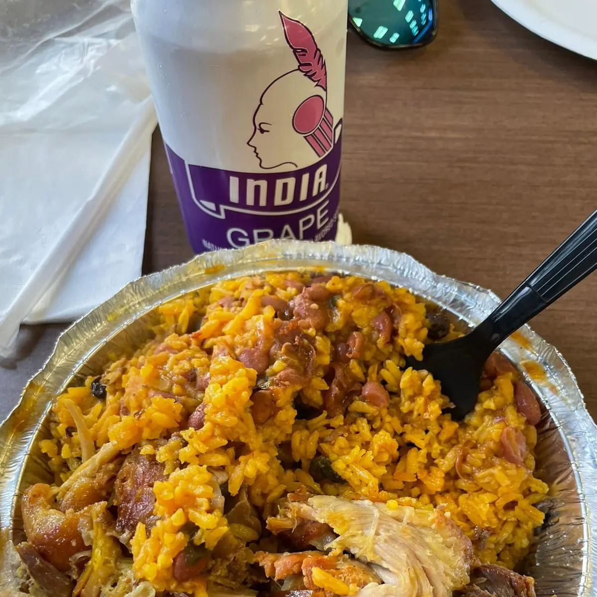 Arroz Amarillo Con Gondules Con Pernil